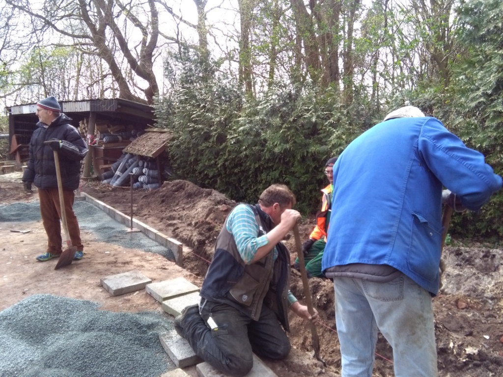 04-pflasterplatte_fr_zelt_2016